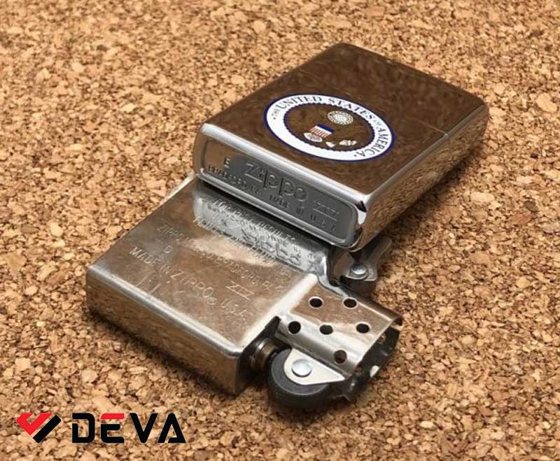 Tìm hiểu về Zippo La Mã bạc bóng 1998