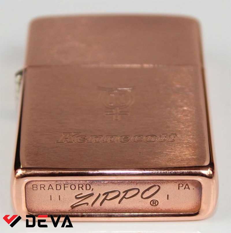 Zippo đồng cổ đời gạch đứng |