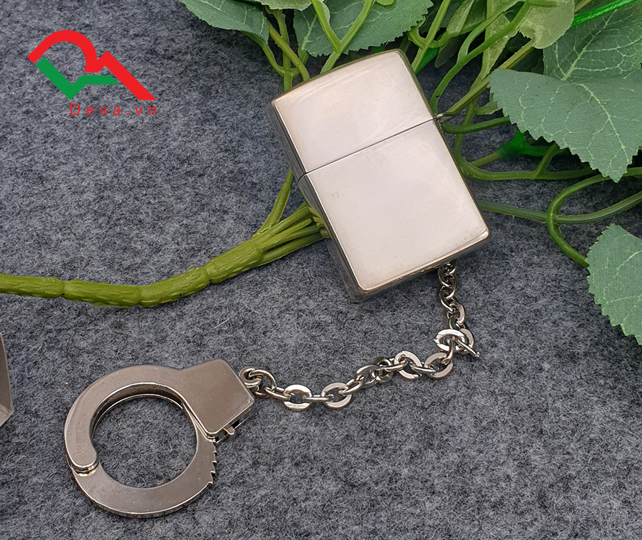 mặt sau zippo lupin III
