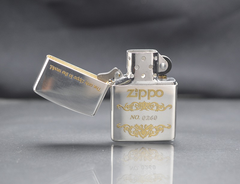 Zippo Lacke bạc