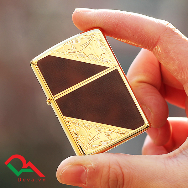 Zippo mạ vàng chéo chất lượng cao